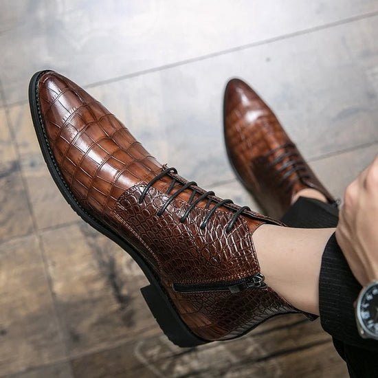 Casual pointed leather chelsea boots