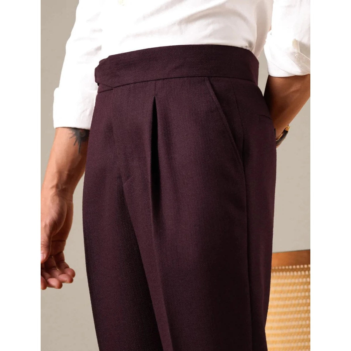 Classic single-pleat business trousers