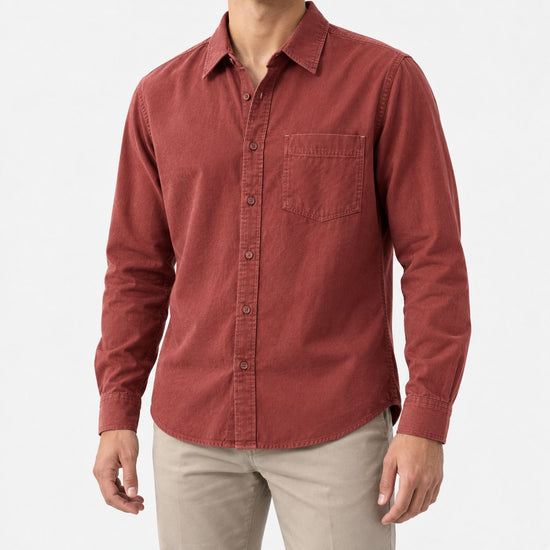 Cotton point collar shirt with a chest pocket