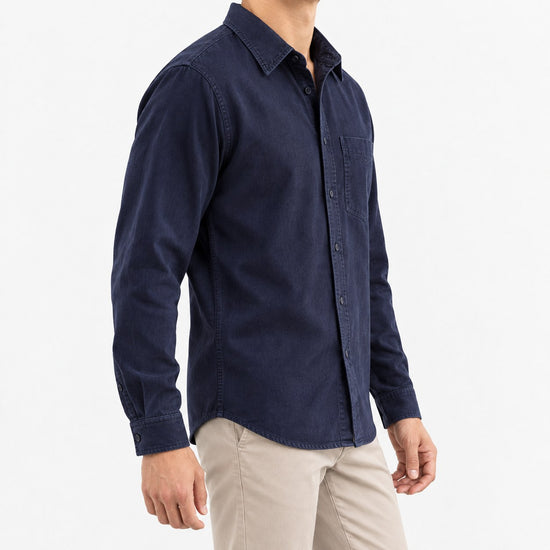 Cotton point collar shirt with a chest pocket