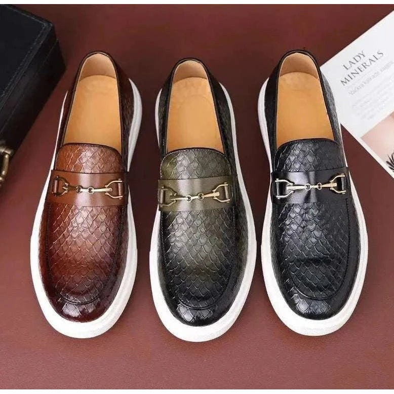 Embossed casual loafers