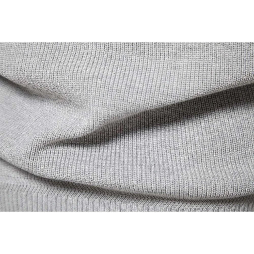 High-collar autumn/winter sweater