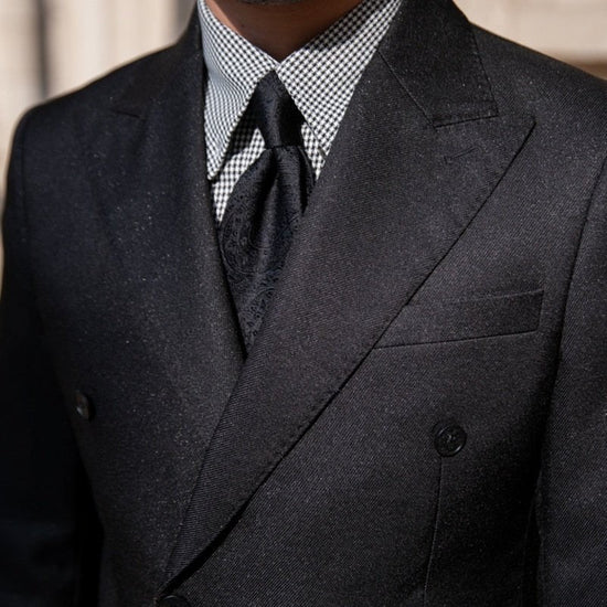 Men's double-breasted business suit