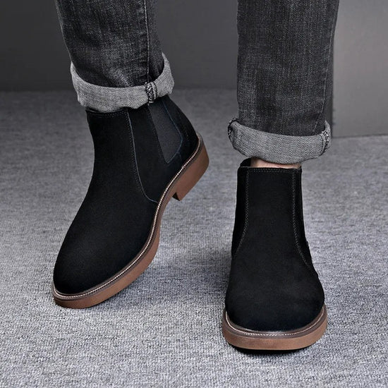 Plush-lined cowhide chelsea boots
