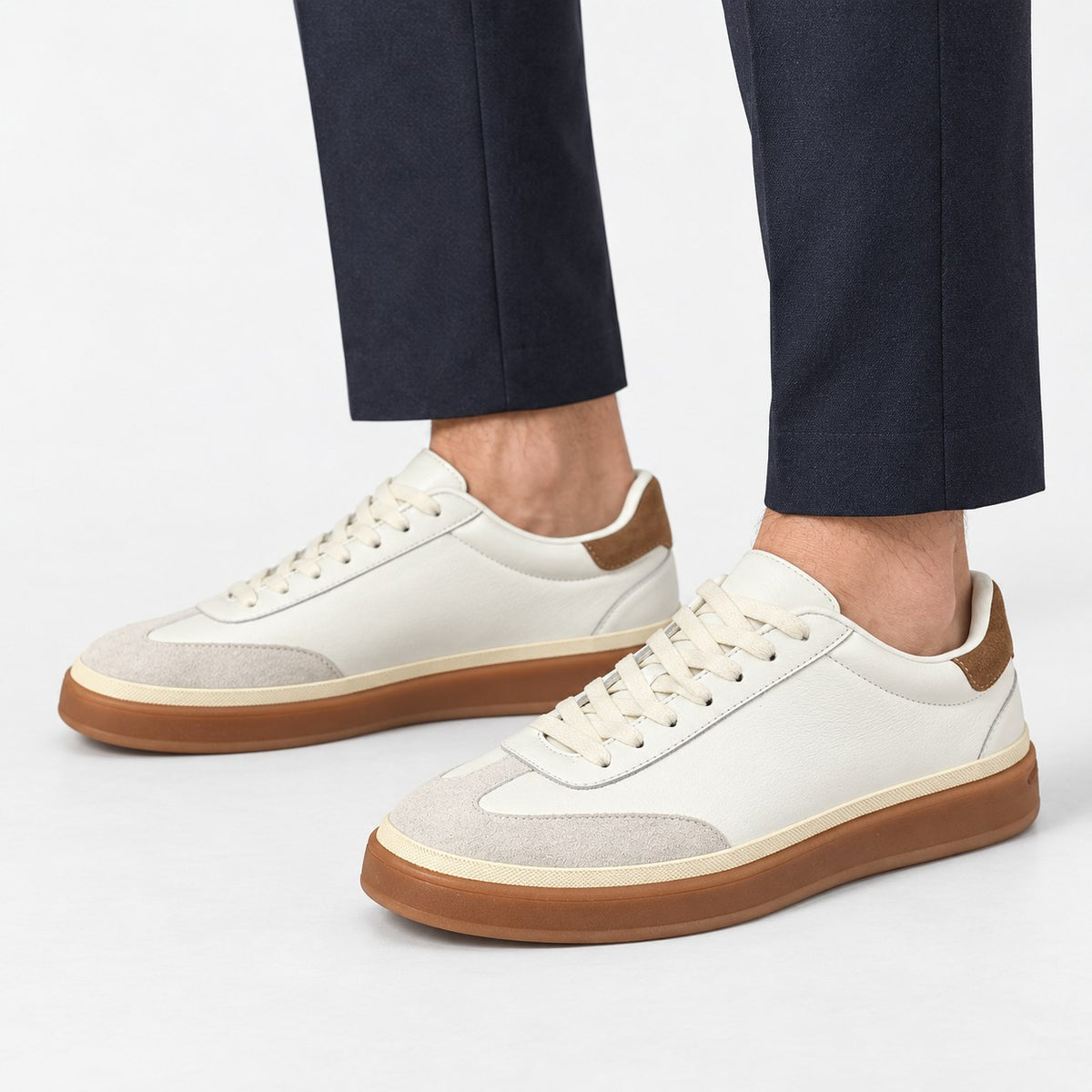 Retro leather sneakers with contrast soles