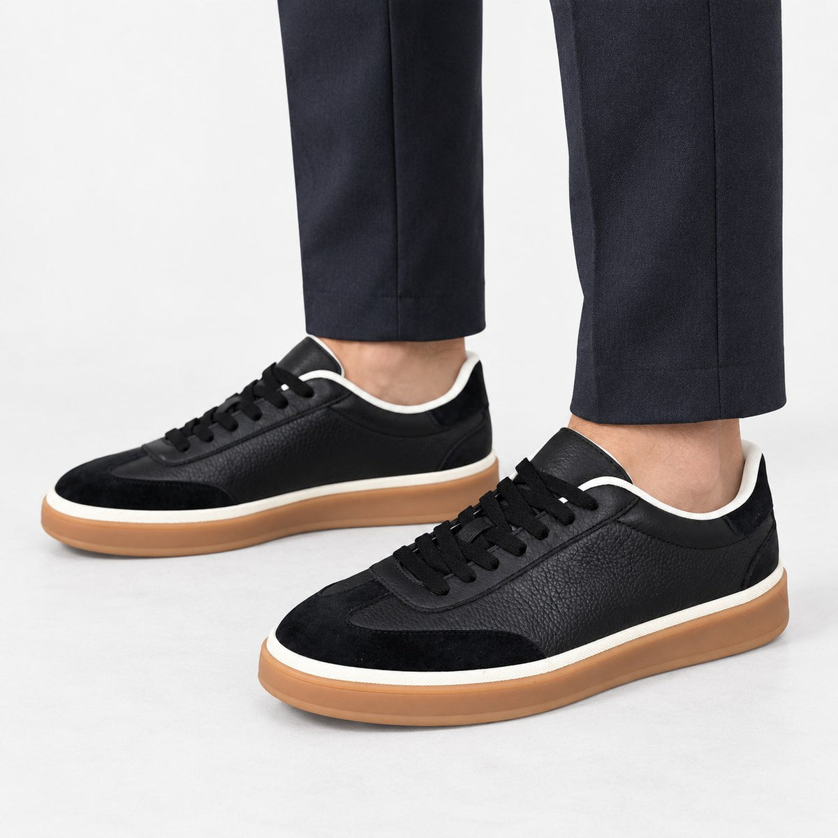 Retro leather sneakers with contrast soles