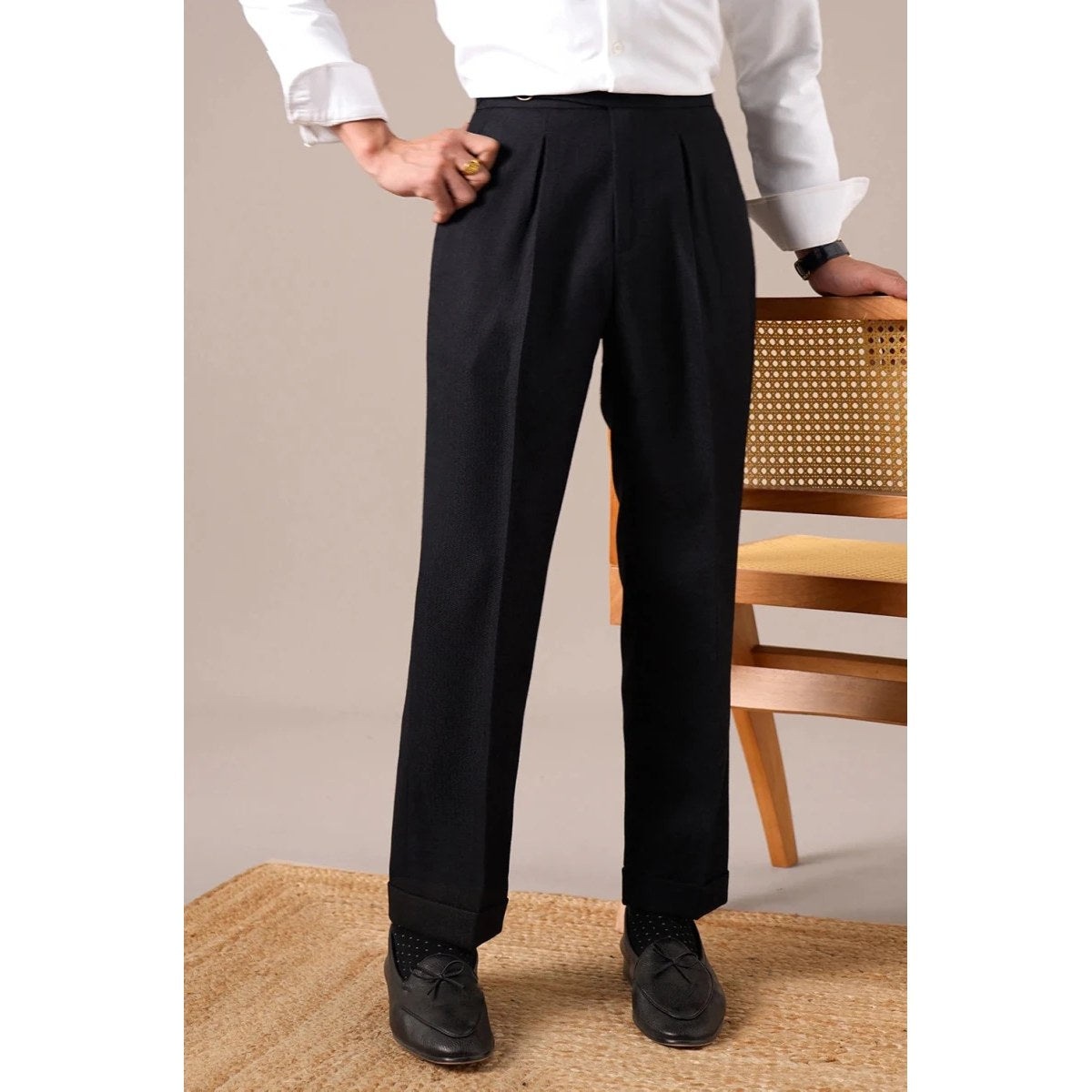 Single-pleat straight high-waist trousers