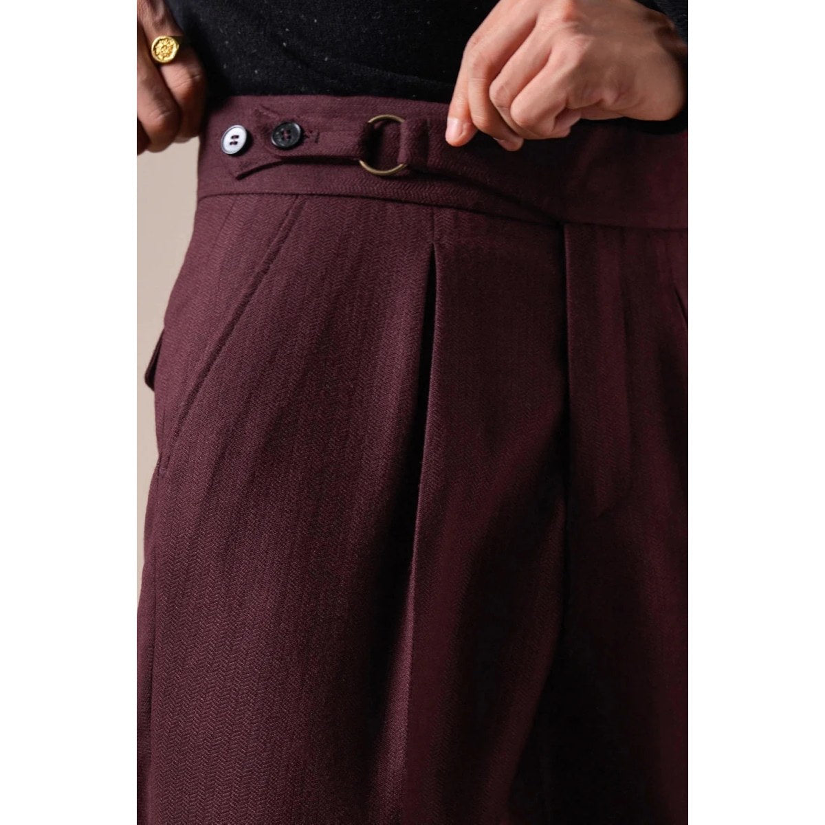 Single-pleat straight high-waist trousers