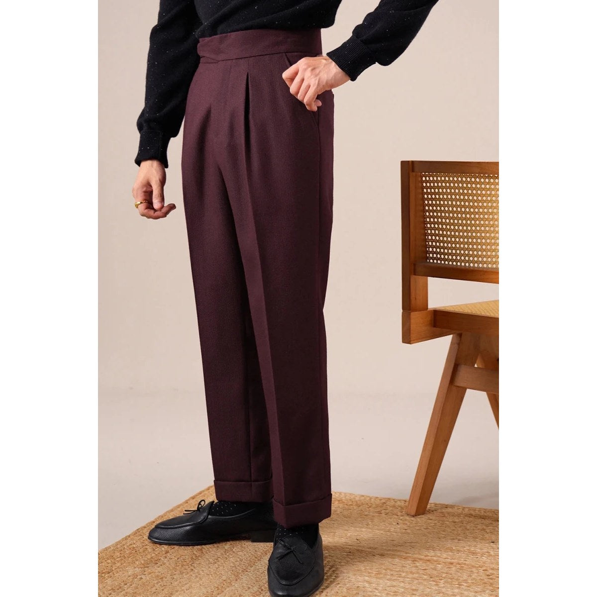 Single-pleat straight high-waist trousers