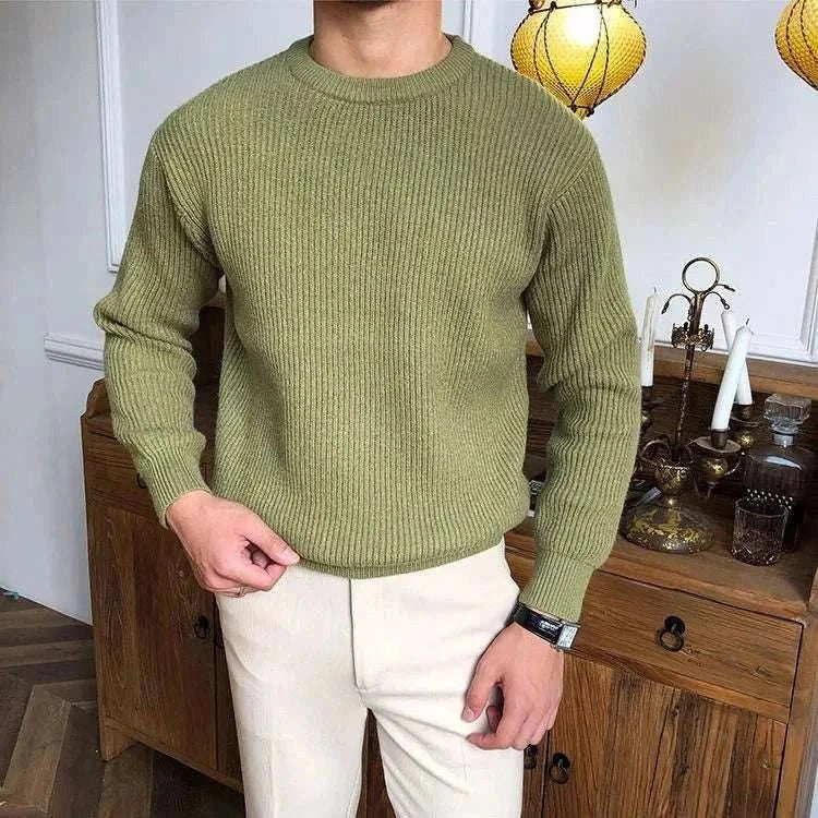 Solid round neck knit sweater