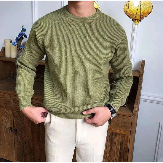 Solid round neck knit sweater