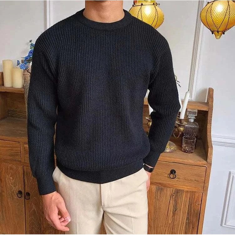 Solid round neck knit sweater