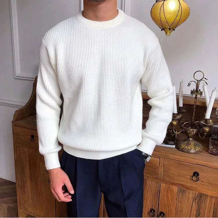 Solid round neck knit sweater