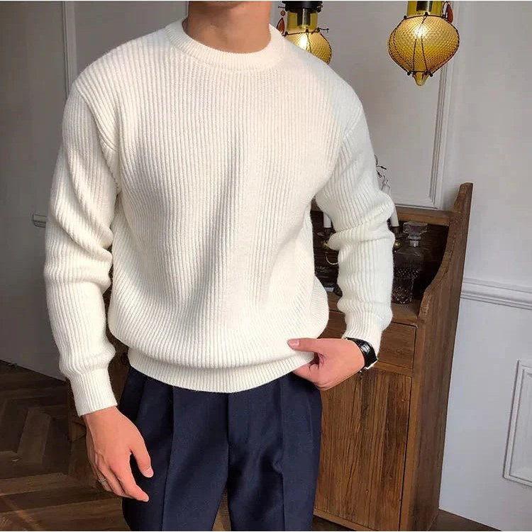 Solid round neck knit sweater