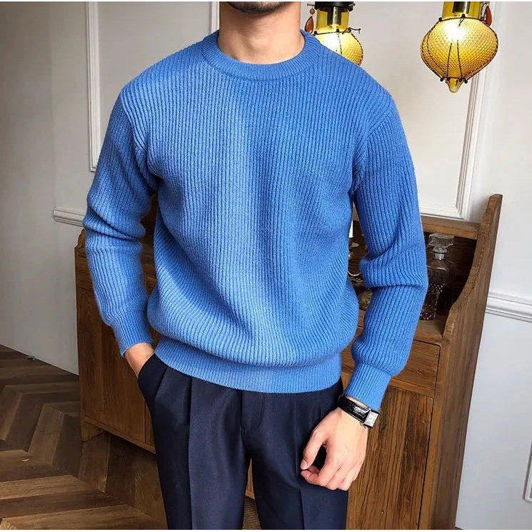 Solid round neck knit sweater