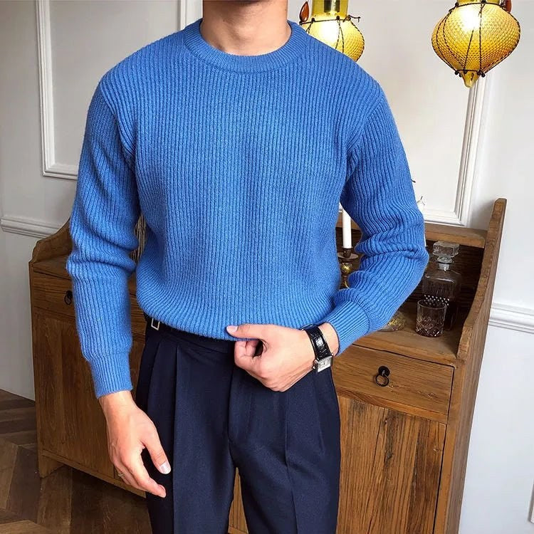 Solid round neck knit sweater