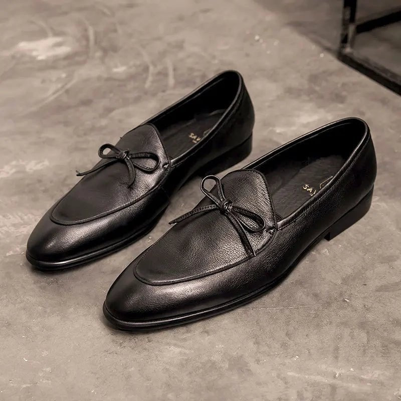 Square-toe bow loafer