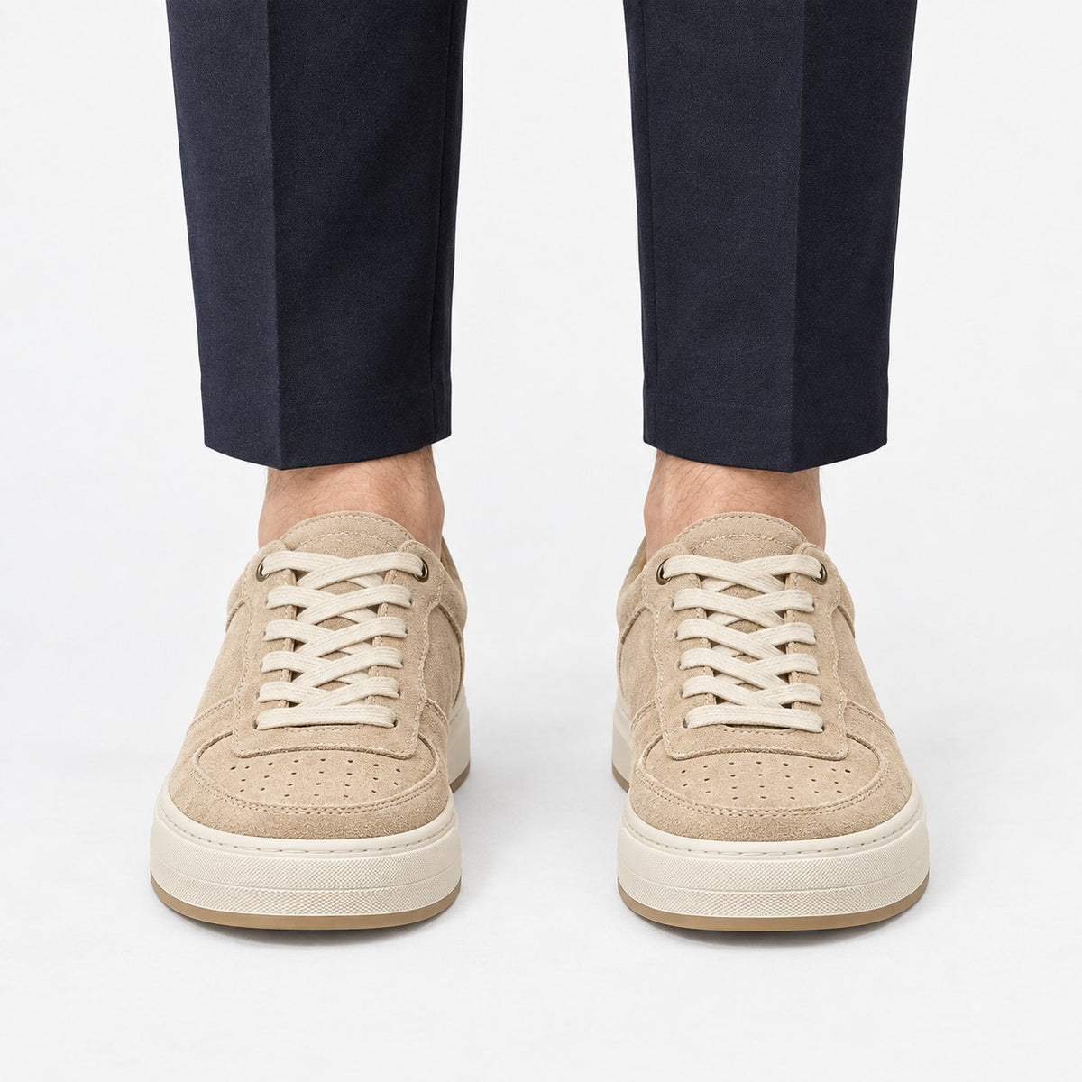 Suede panel low top sneakers