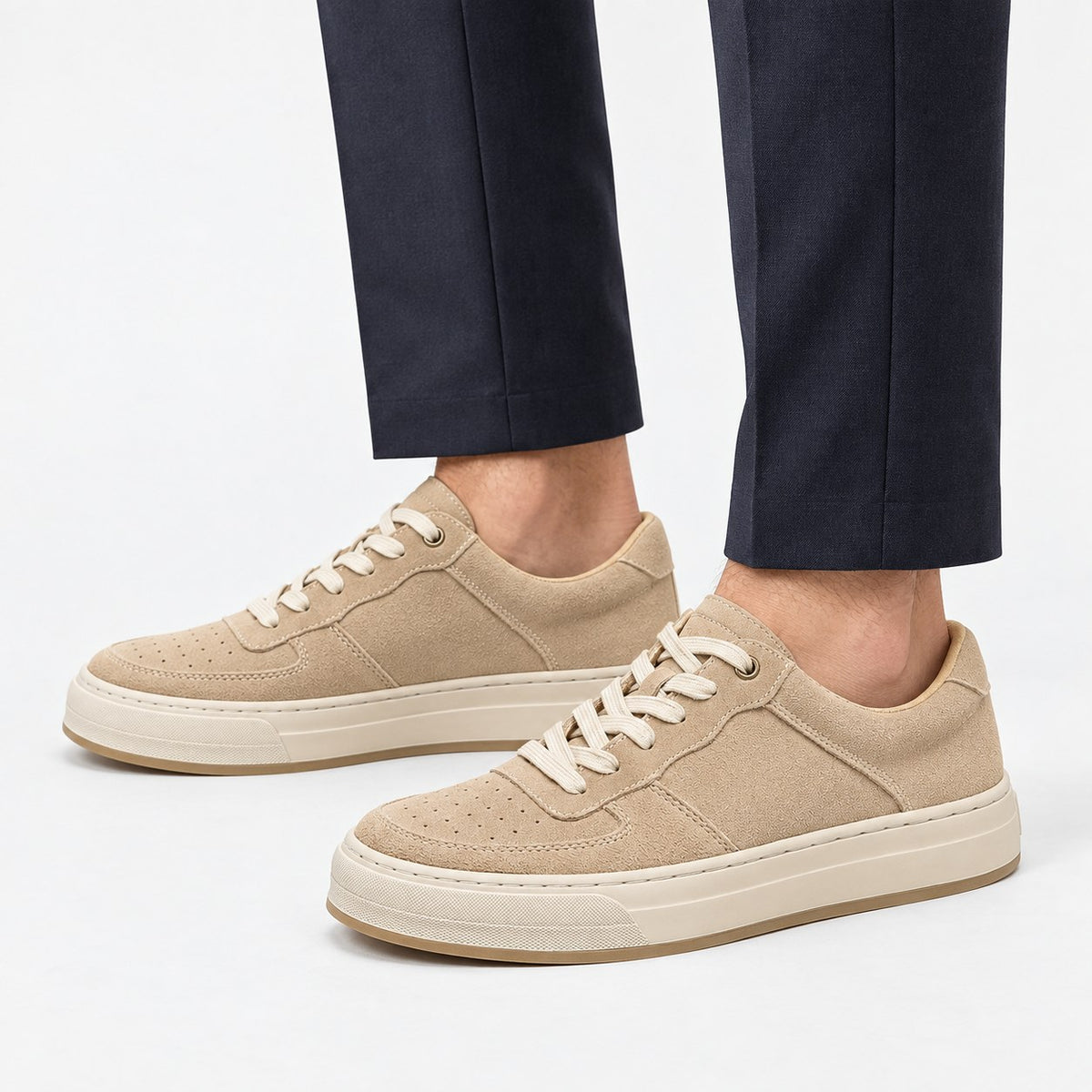 Suede panel low top sneakers