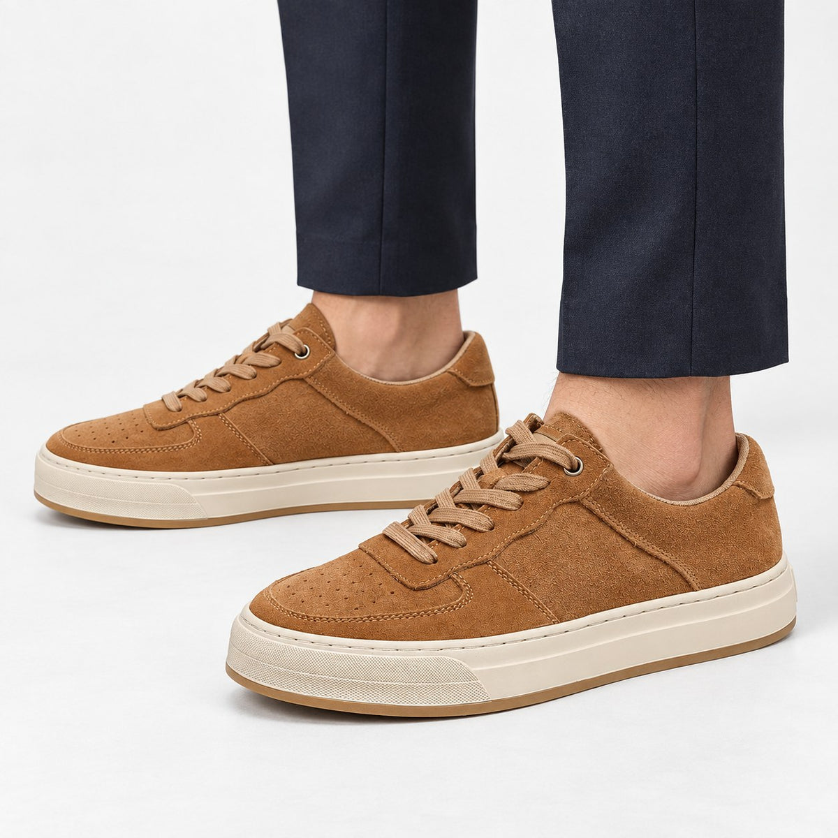Suede panel low top sneakers