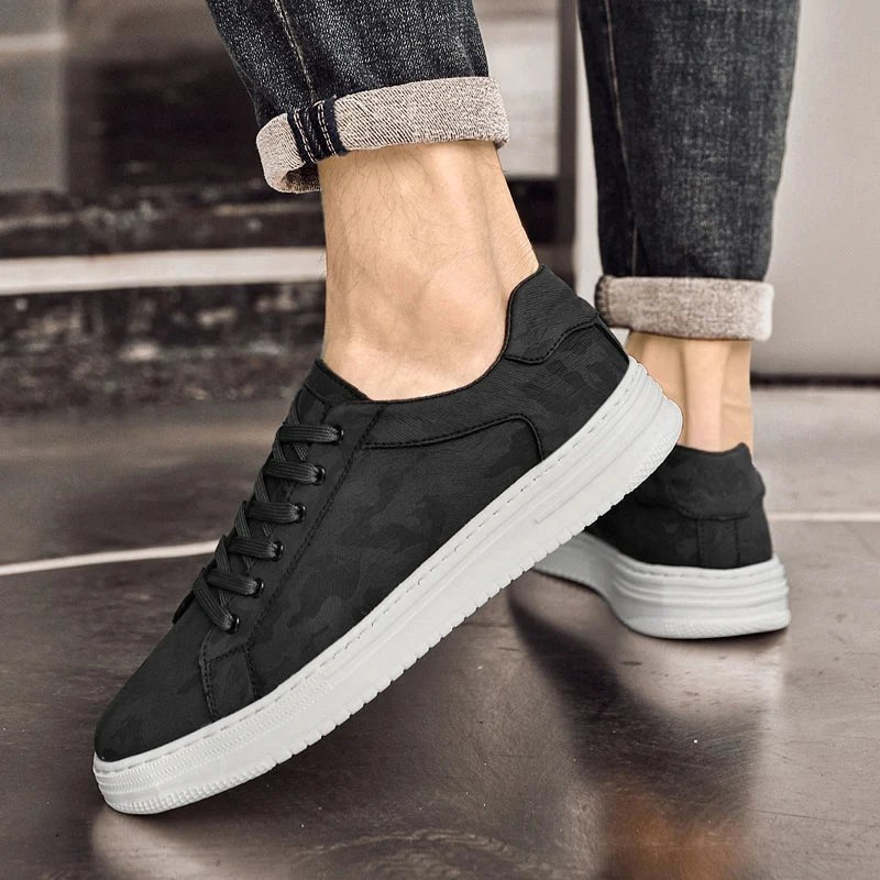 Tennis leather shoes