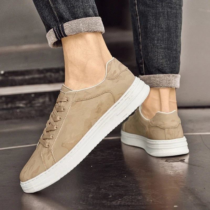 Tennis leather shoes