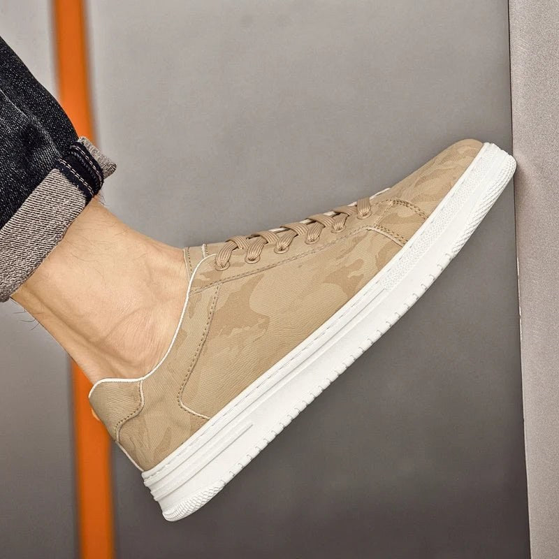 Tennis leather shoes