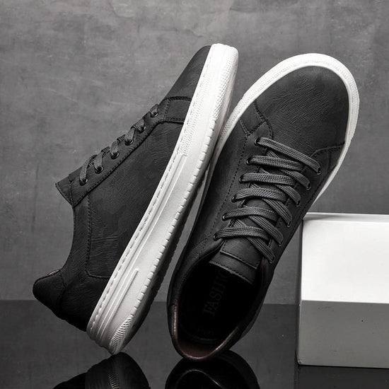 Tennis leather shoes